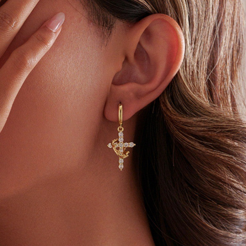 Serafina – A Cross of Golden Faith