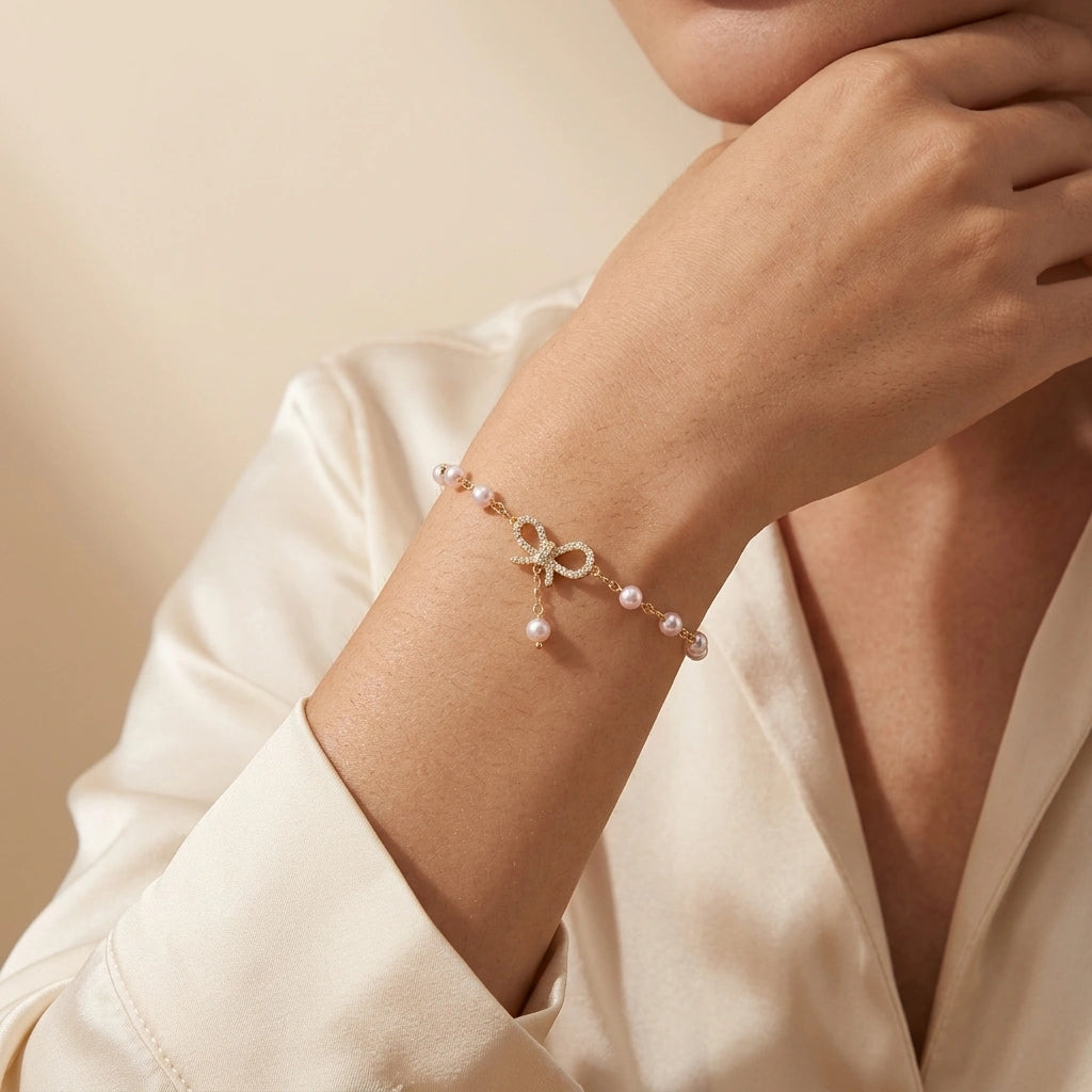 Noëlle – A Bow of Pearls and Promises